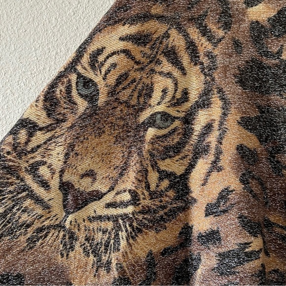 Snow Leopard Print Poncho Shawl Fringe Sides Tan Black Gold One Size - Picture 2 of 11